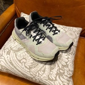 On Cloud sneakers size 9